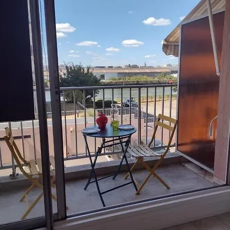 Apartment Charmant Studio Idealement Situe Bord De Seine *
